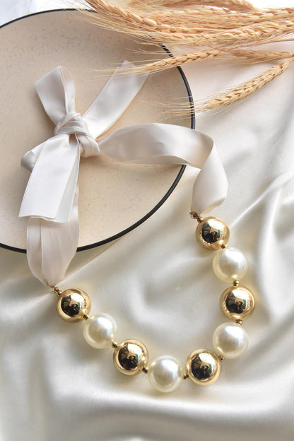 Pearl Embellished Necklace 