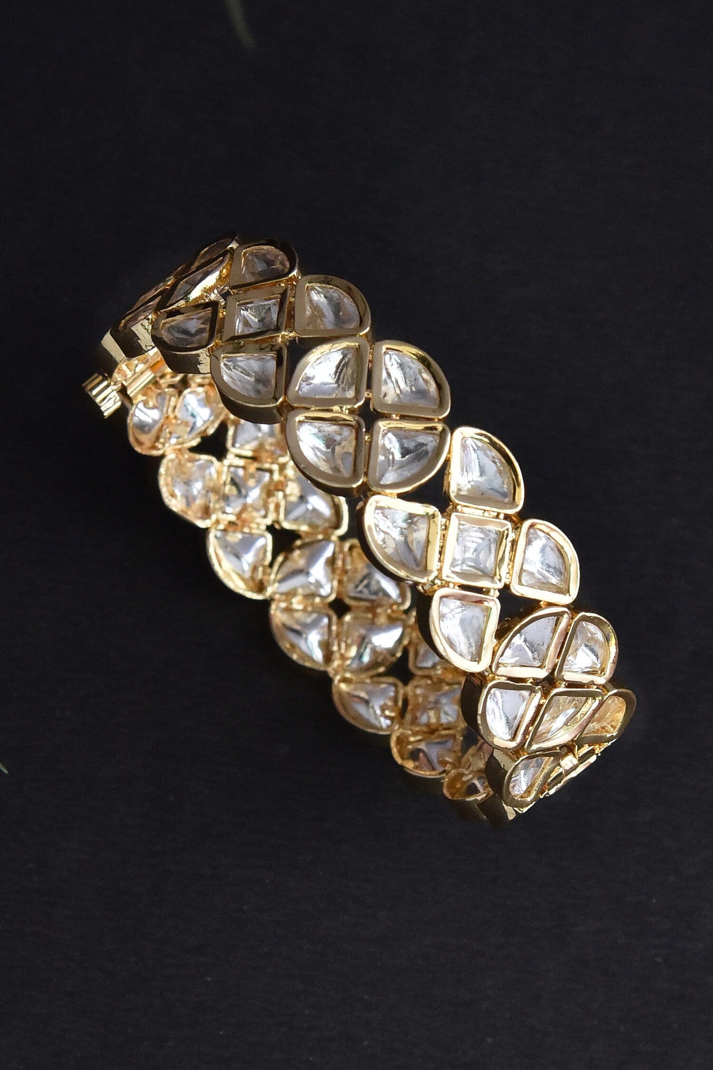 Geometric Cut Work Pattern Kada 