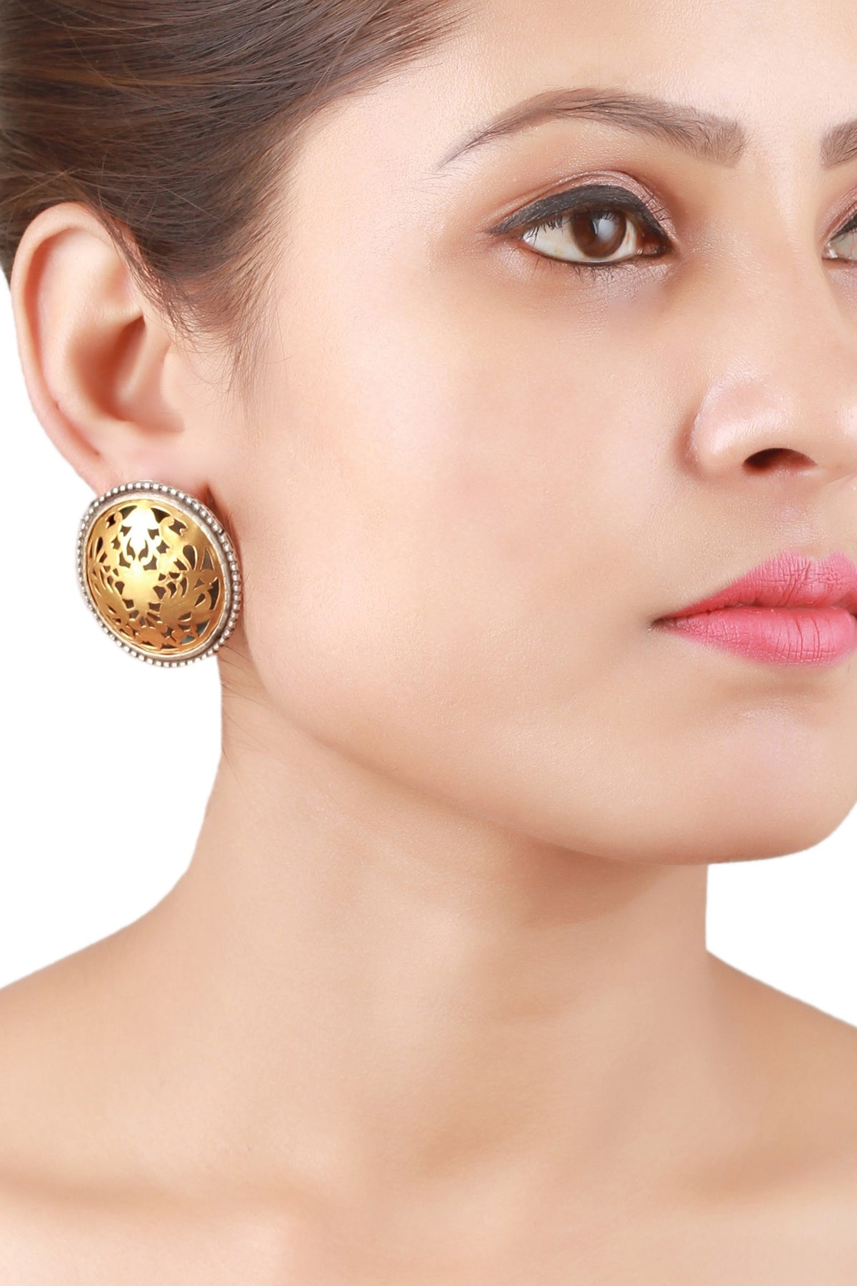 Floral Carved Stud Earrings 