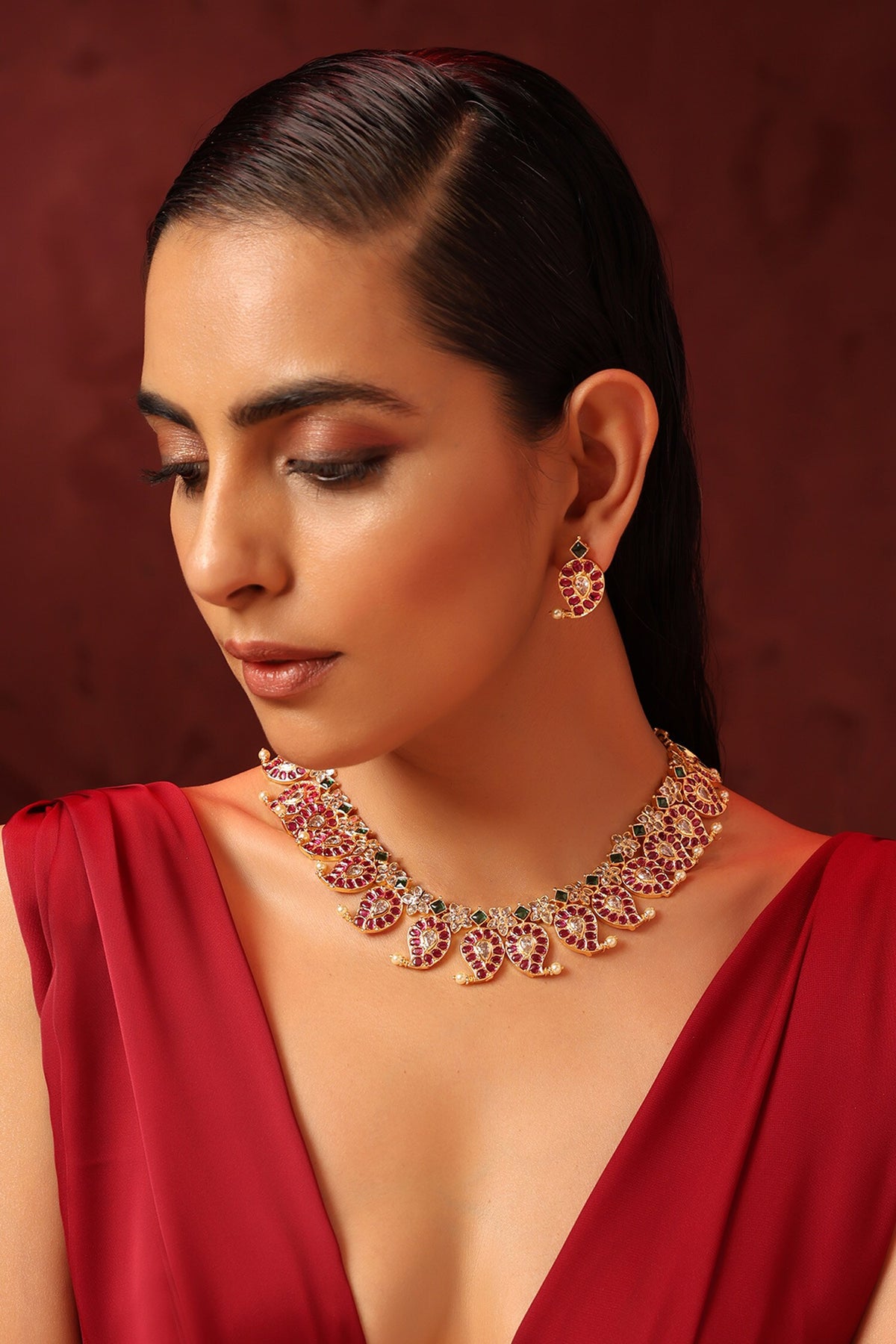Kundan Embellished Necklace Set 