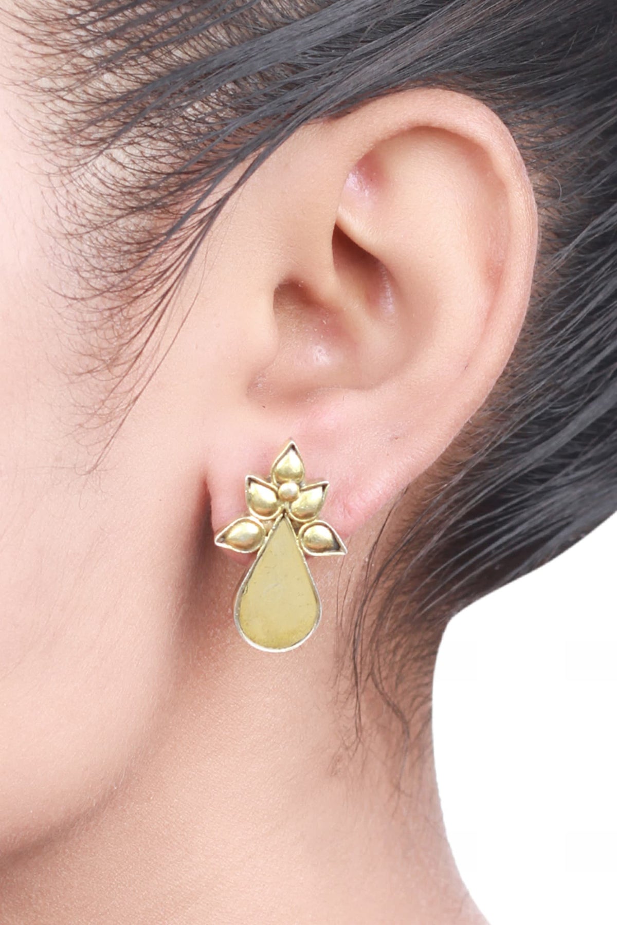 Teardrop Motif Stud Earrings 
