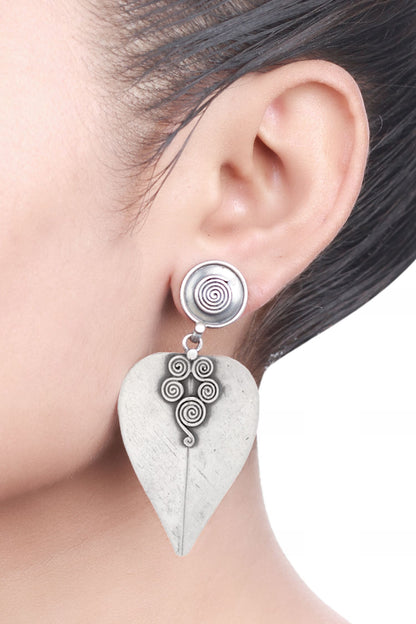 Leaf Motif Drop Earrings 