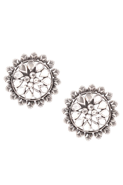 Carved Stud Earrings 