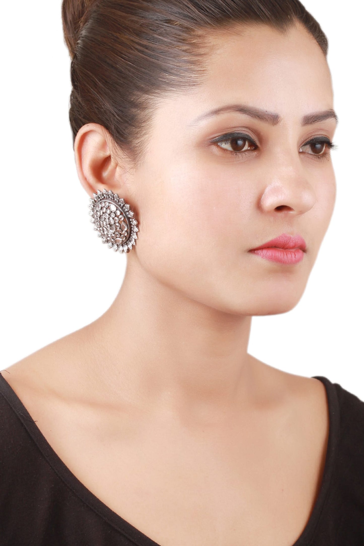 Carved Stud Earrings 
