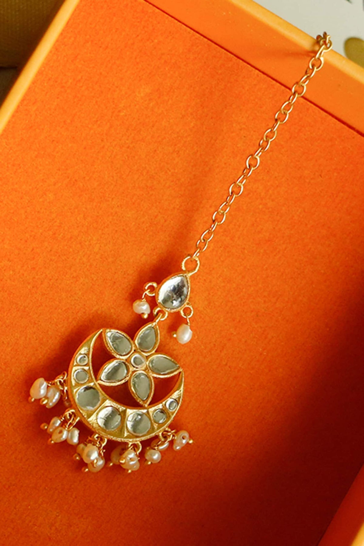 Chaand Phool Mirror Embellished Maangtikka 