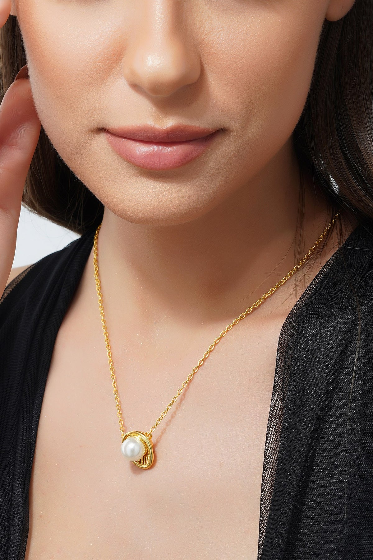 Pearl Pendant Necklace 