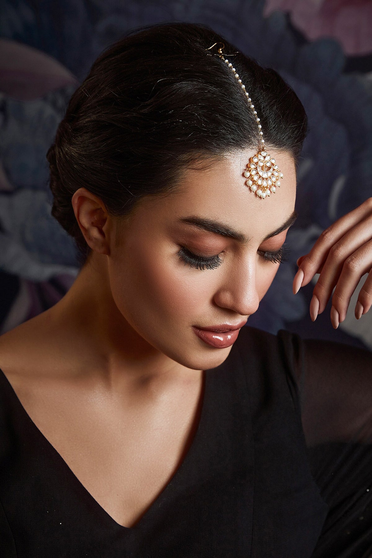 Kundan Maangtikka
 