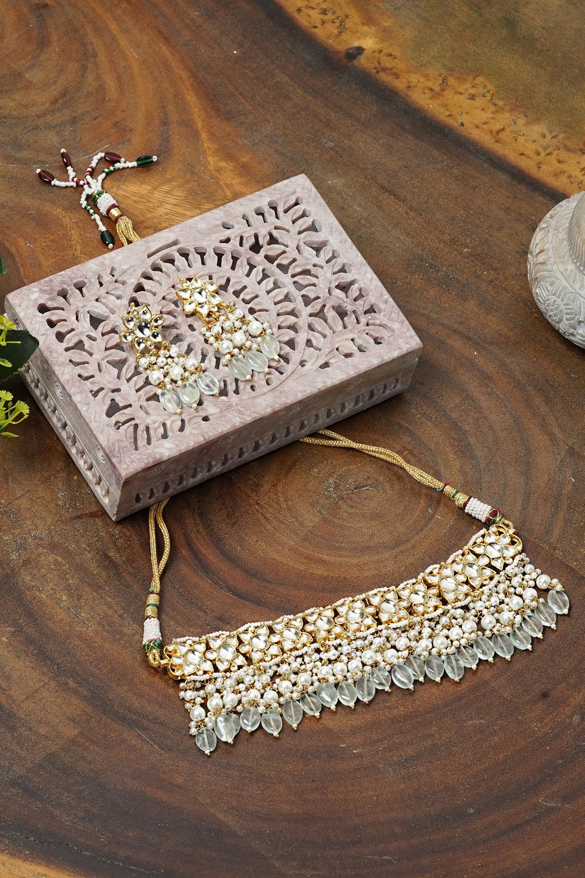 Kundan Carved Necklace Set 