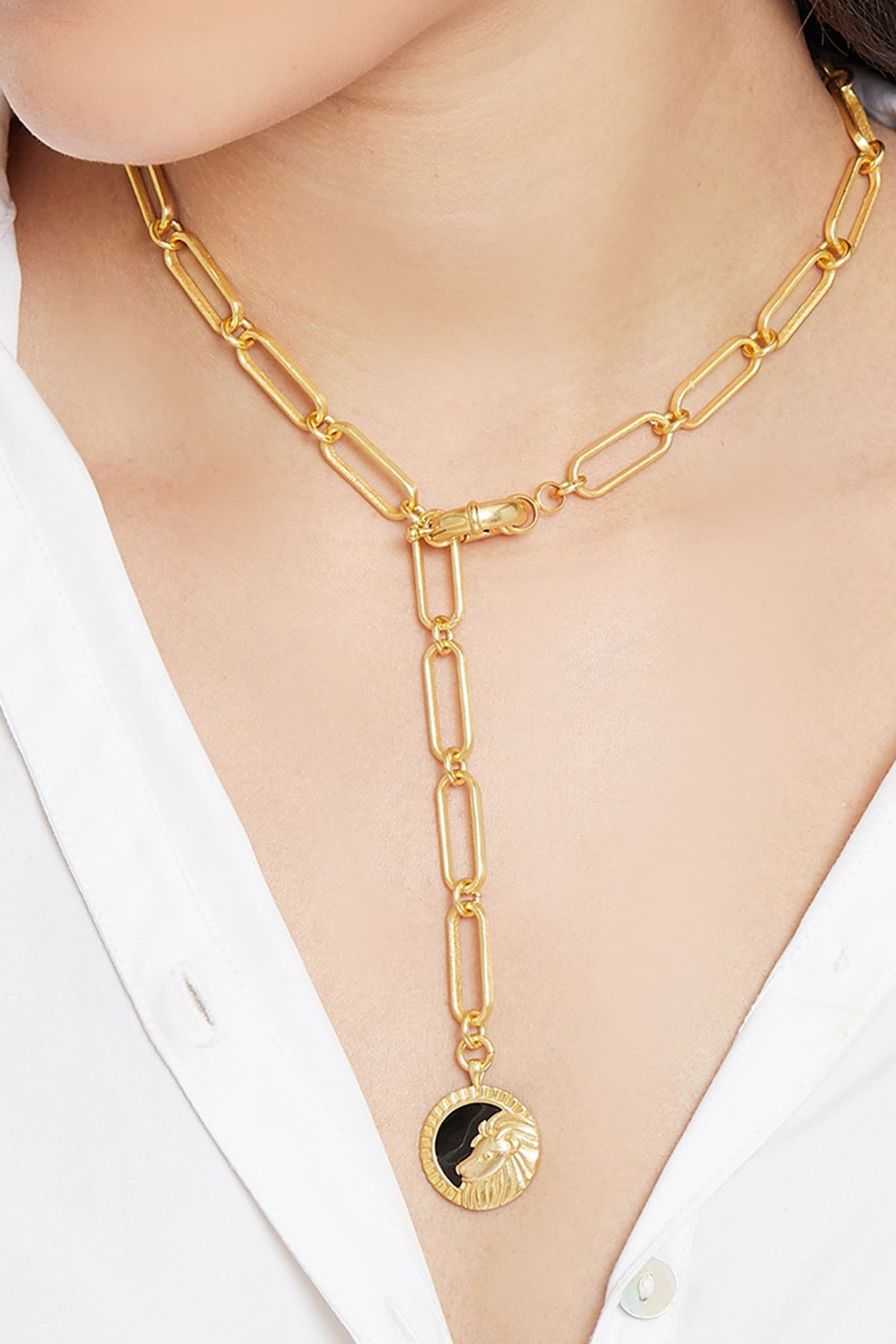 Leo Pendant Necklace 