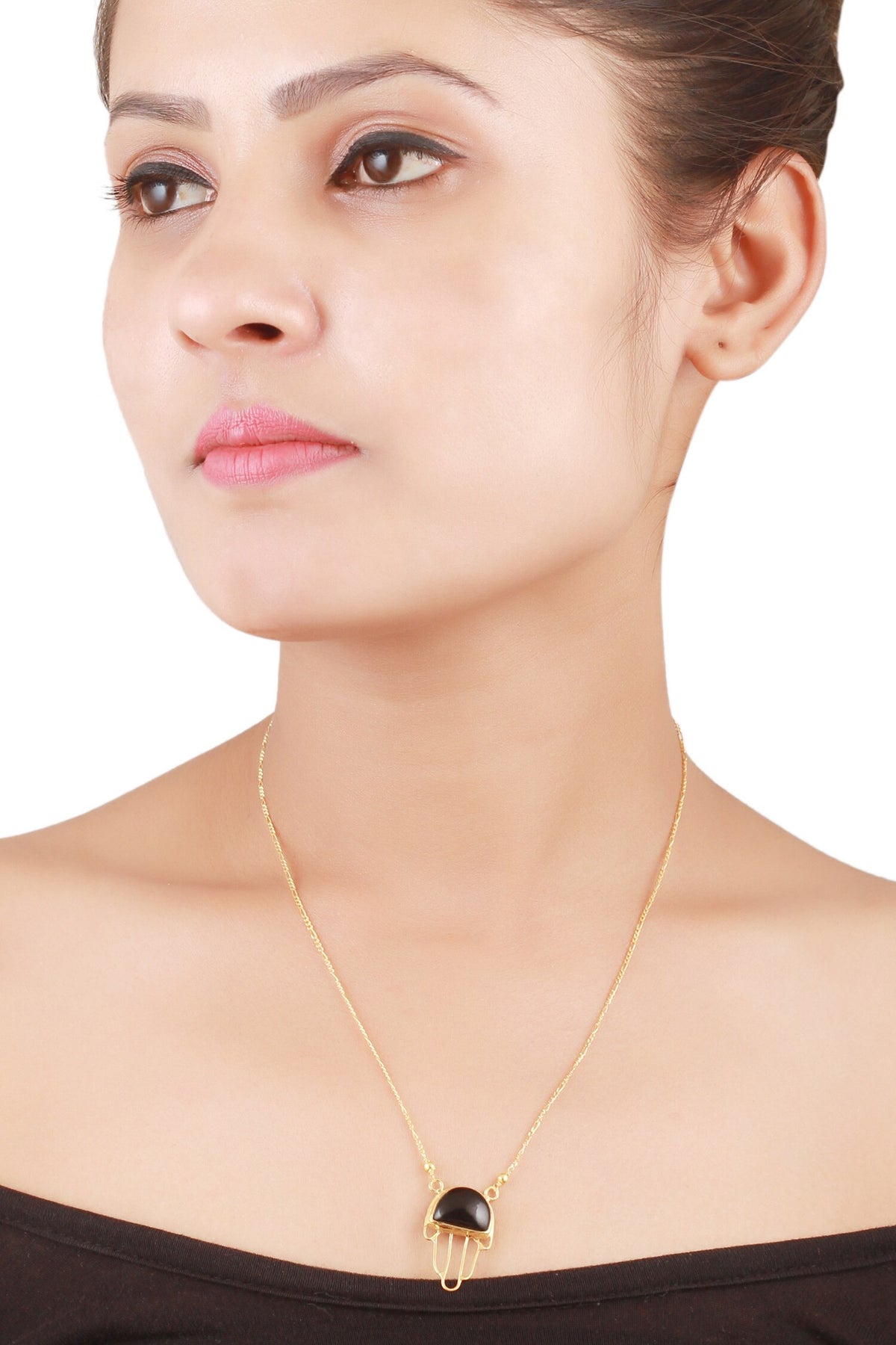 Gold Stone Cutwork Pendant Necklace 