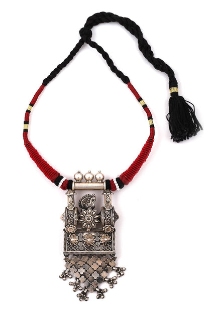 Floral Carved Pendant Necklace 
