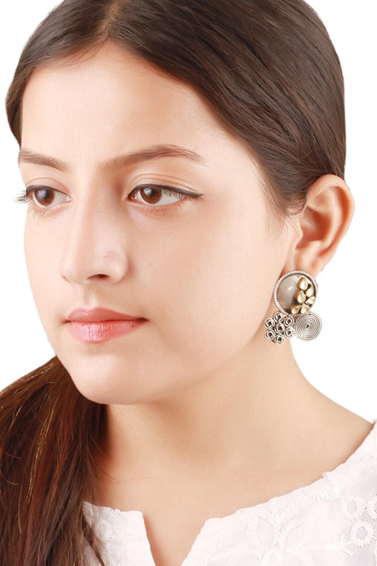 Carved Stud Earrings 