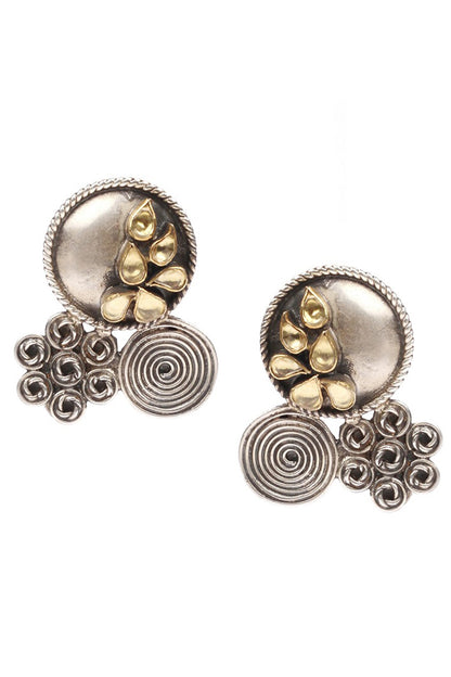 Carved Stud Earrings 