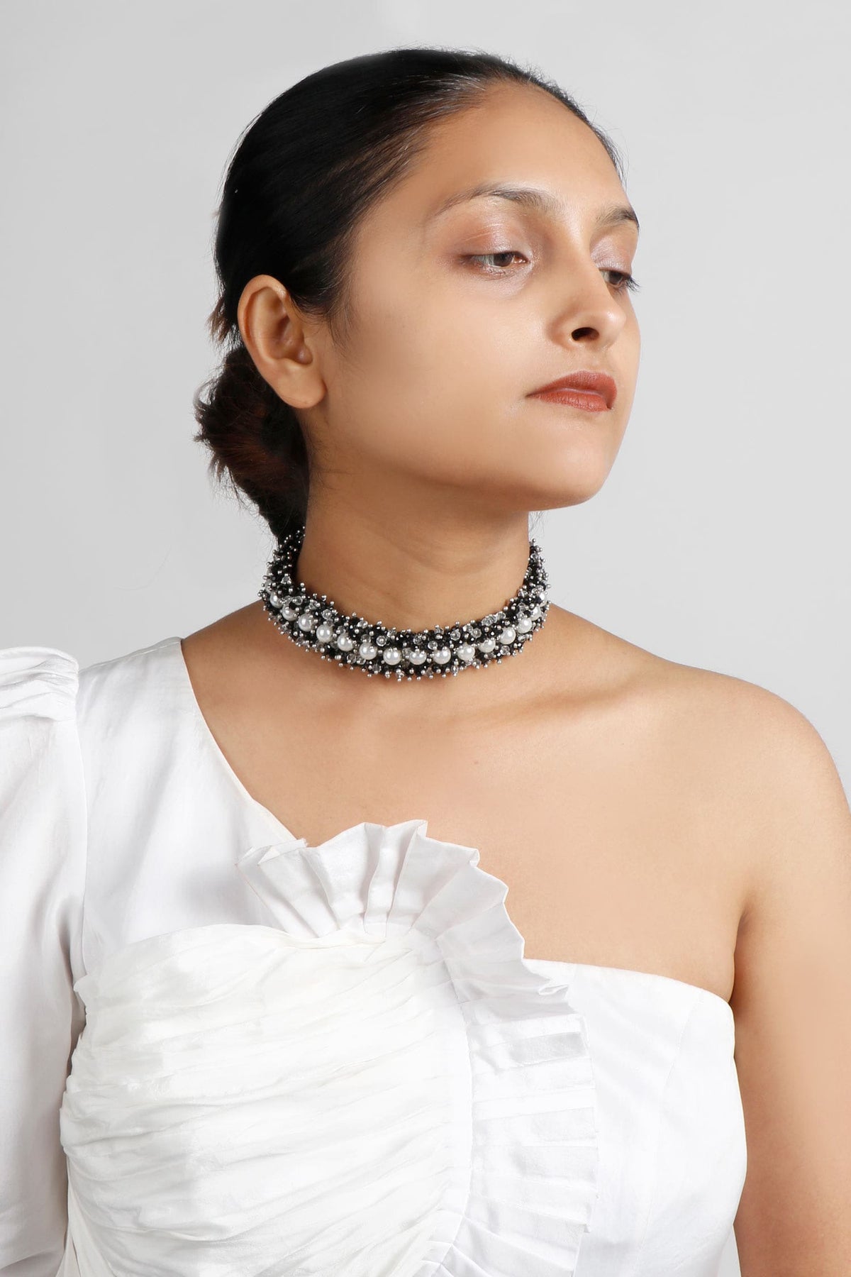 Idrissa Pearl Choker 