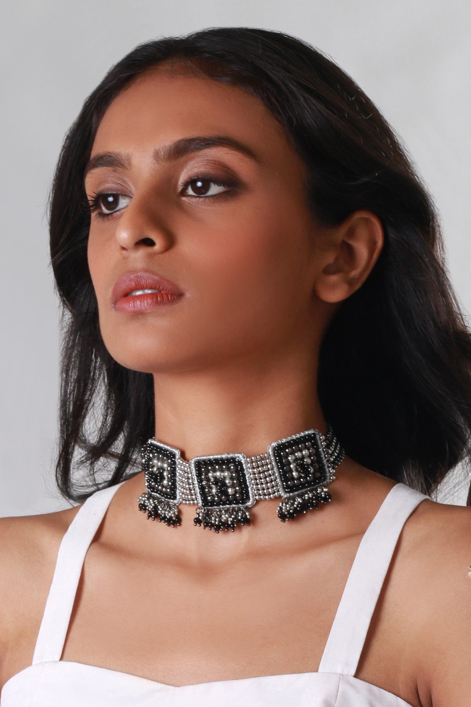 Khizan Choker 