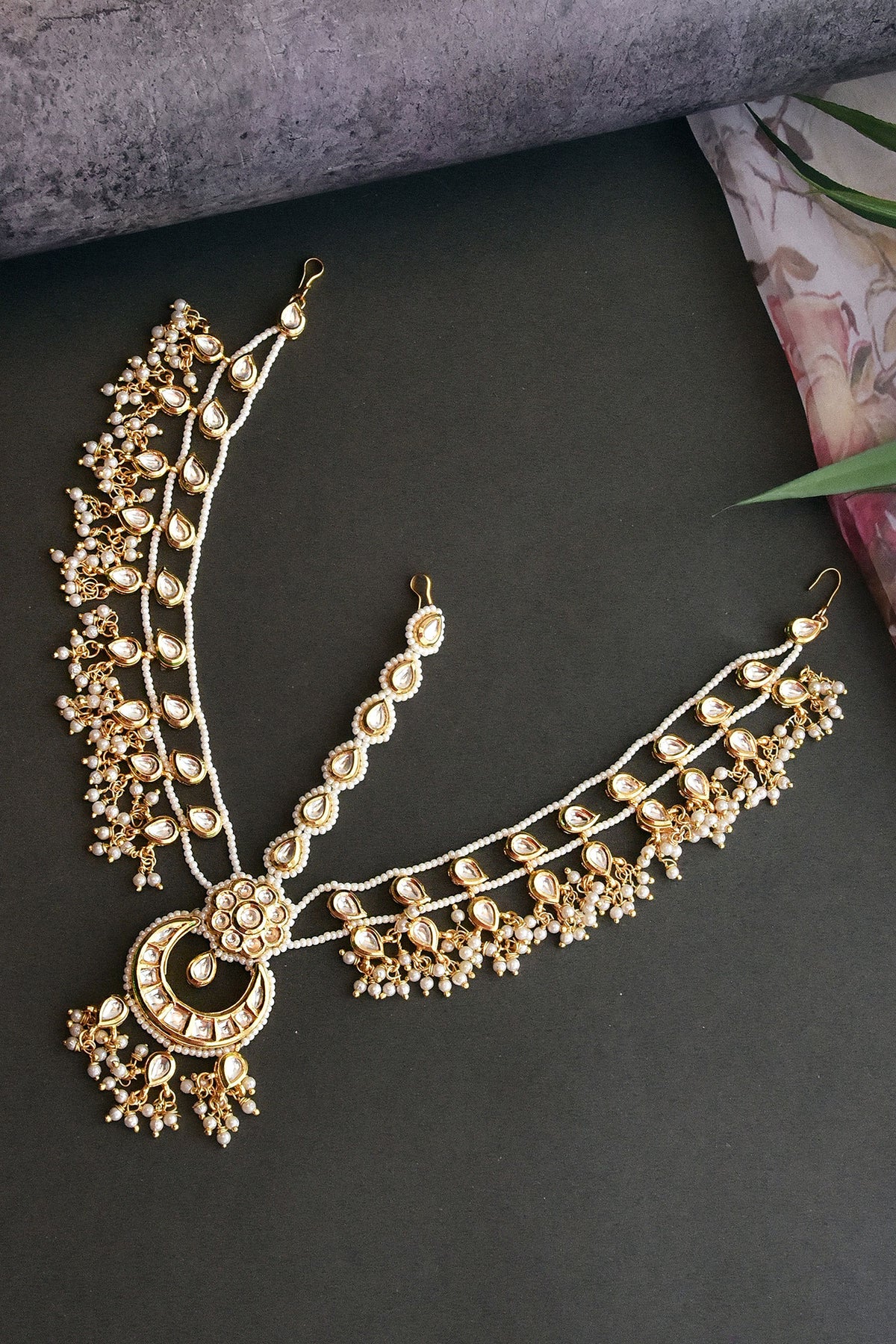Kundan Studded Mathapatti 