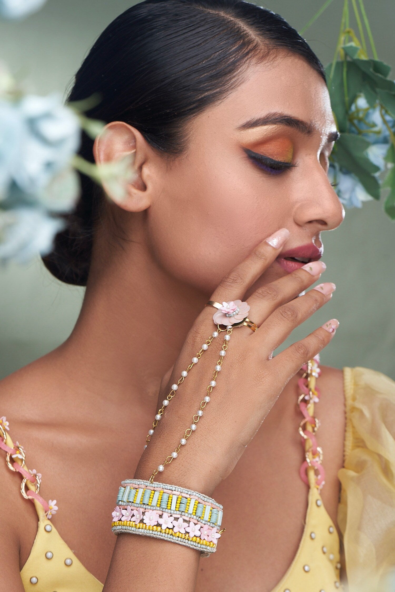 Bead & Sequin Embellished Haathphool 