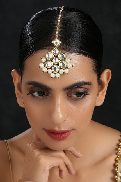 Floral Kundan Maangtikka 