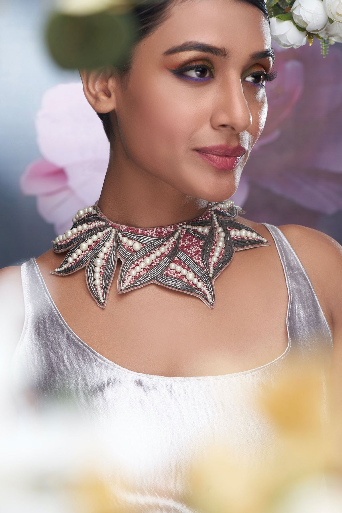 Leaf Design Choker 