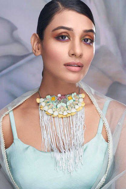 Shell Embellished Choker Necklace 