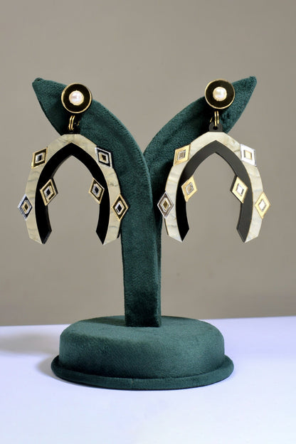 The Alabaster Geometric Pattern Earrings 