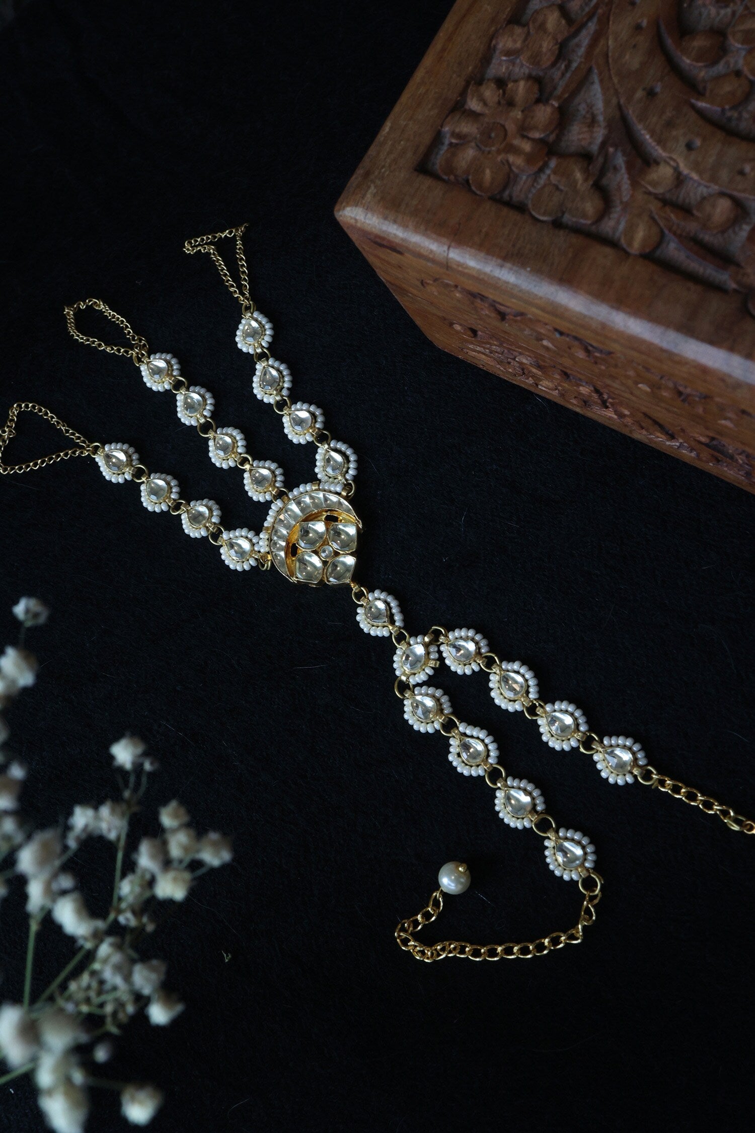 Kundan Embellished Hathphool 