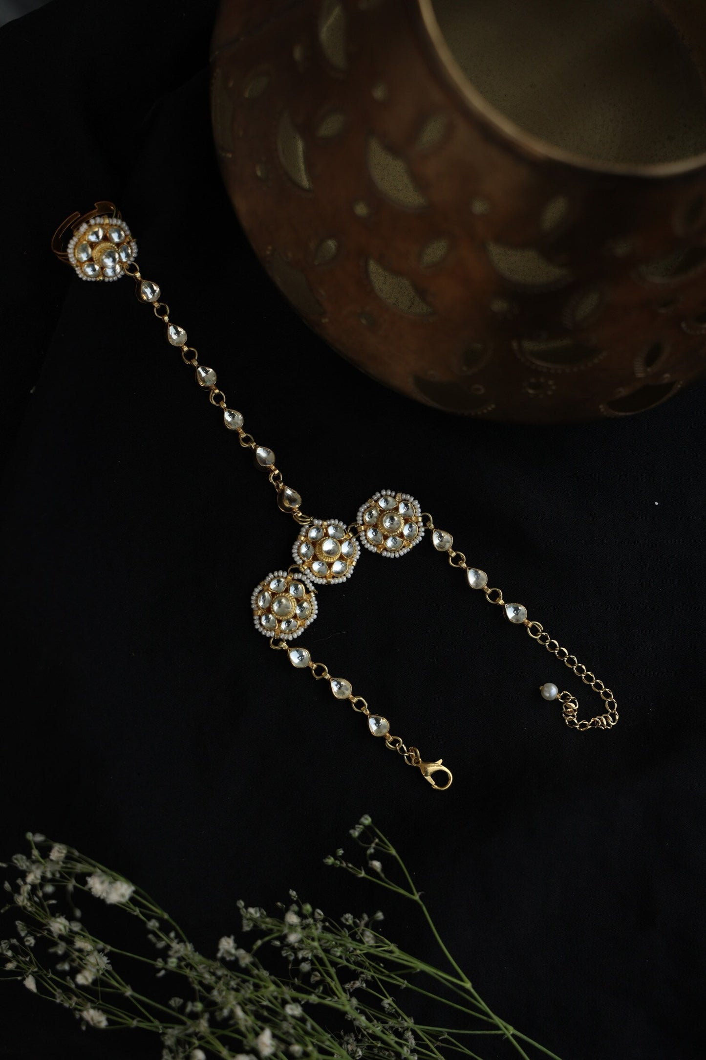 Kundan Pearl Embellished Hathphool 