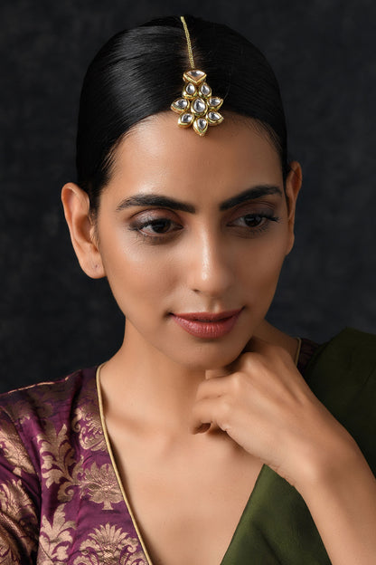 Handcrafted Kundan Maangtikka 