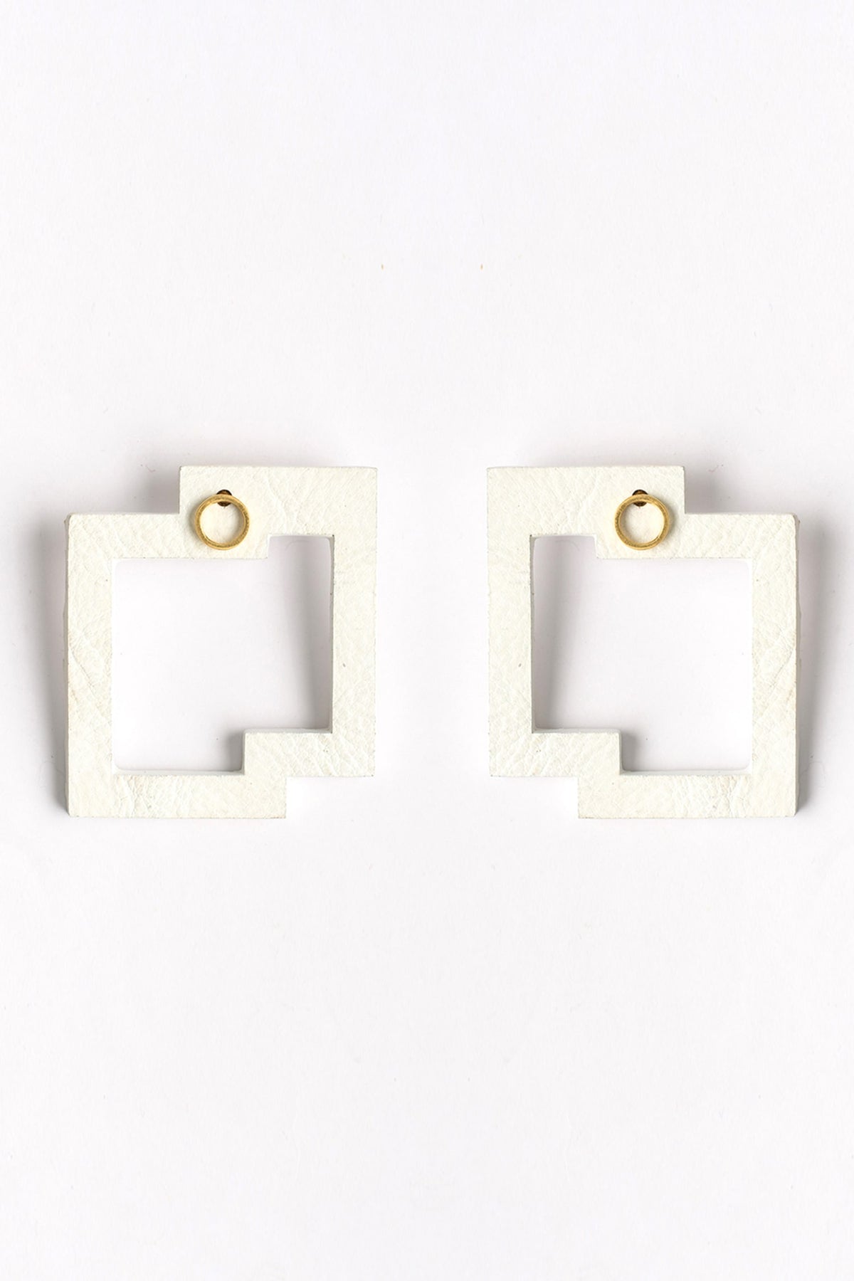 White Cutout Textured Stud Earrings 