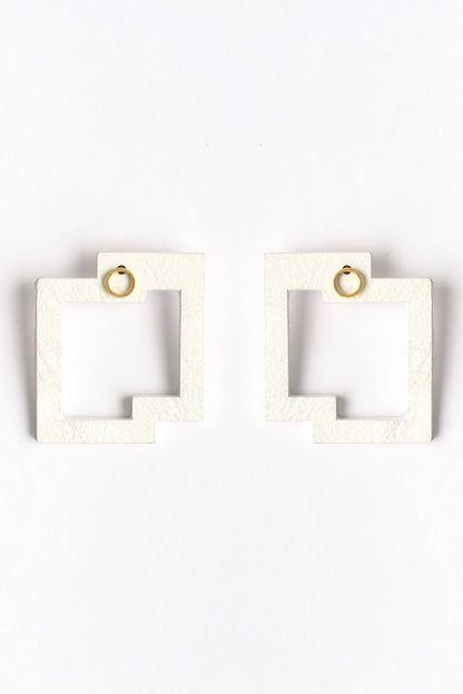 White Cutout Textured Stud Earrings 