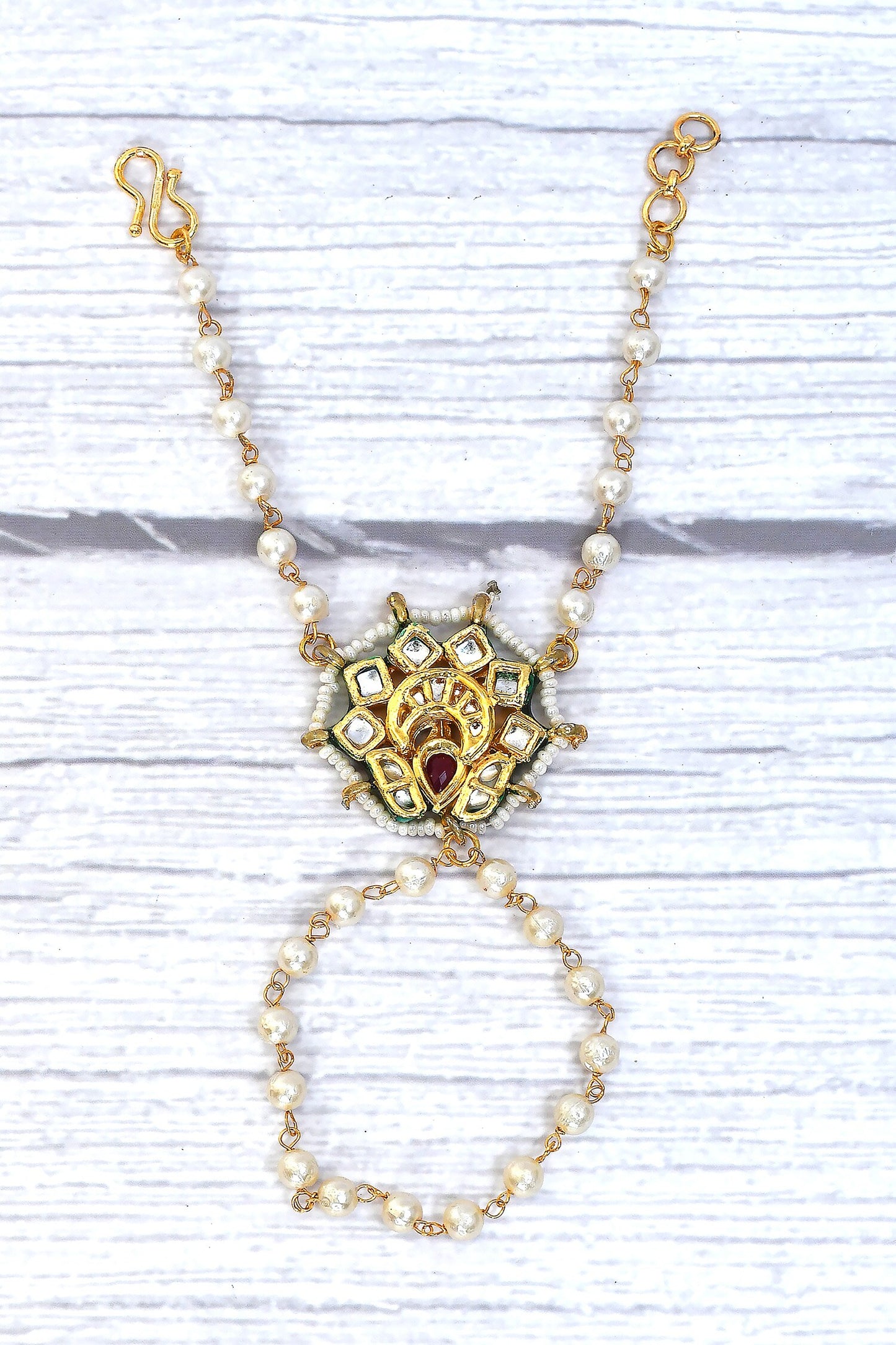 Floral Kundan Embellished Haathphool 