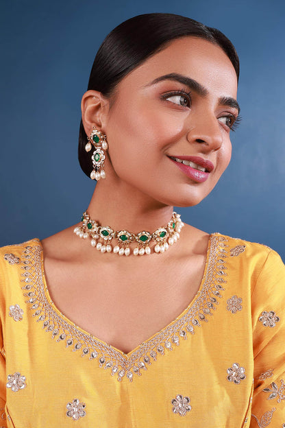 Amritsari Jadau Embellished Choker Set 
