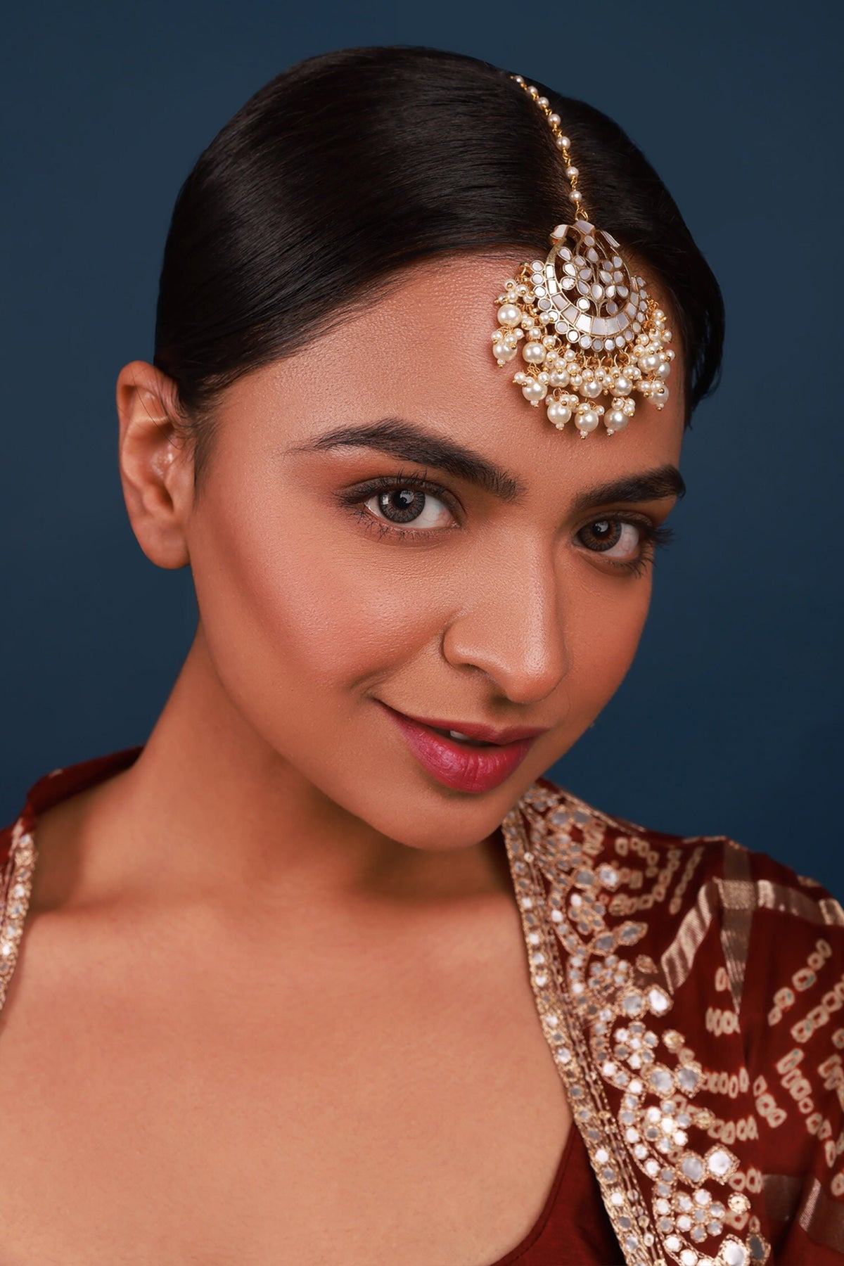 Mother Of Pearl Embellished Maangtikka 