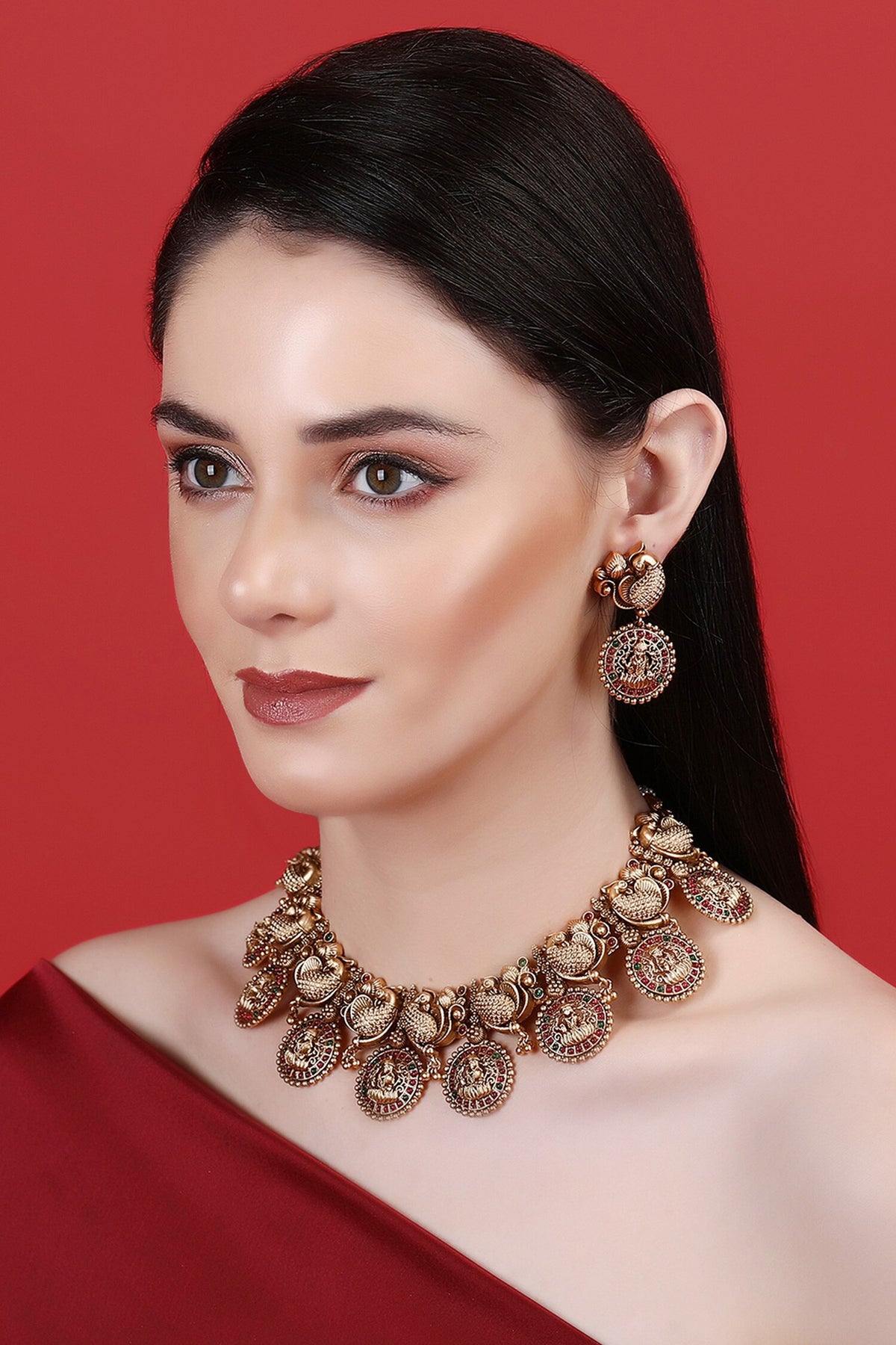 Temple Motif Embellished Choker Set 
