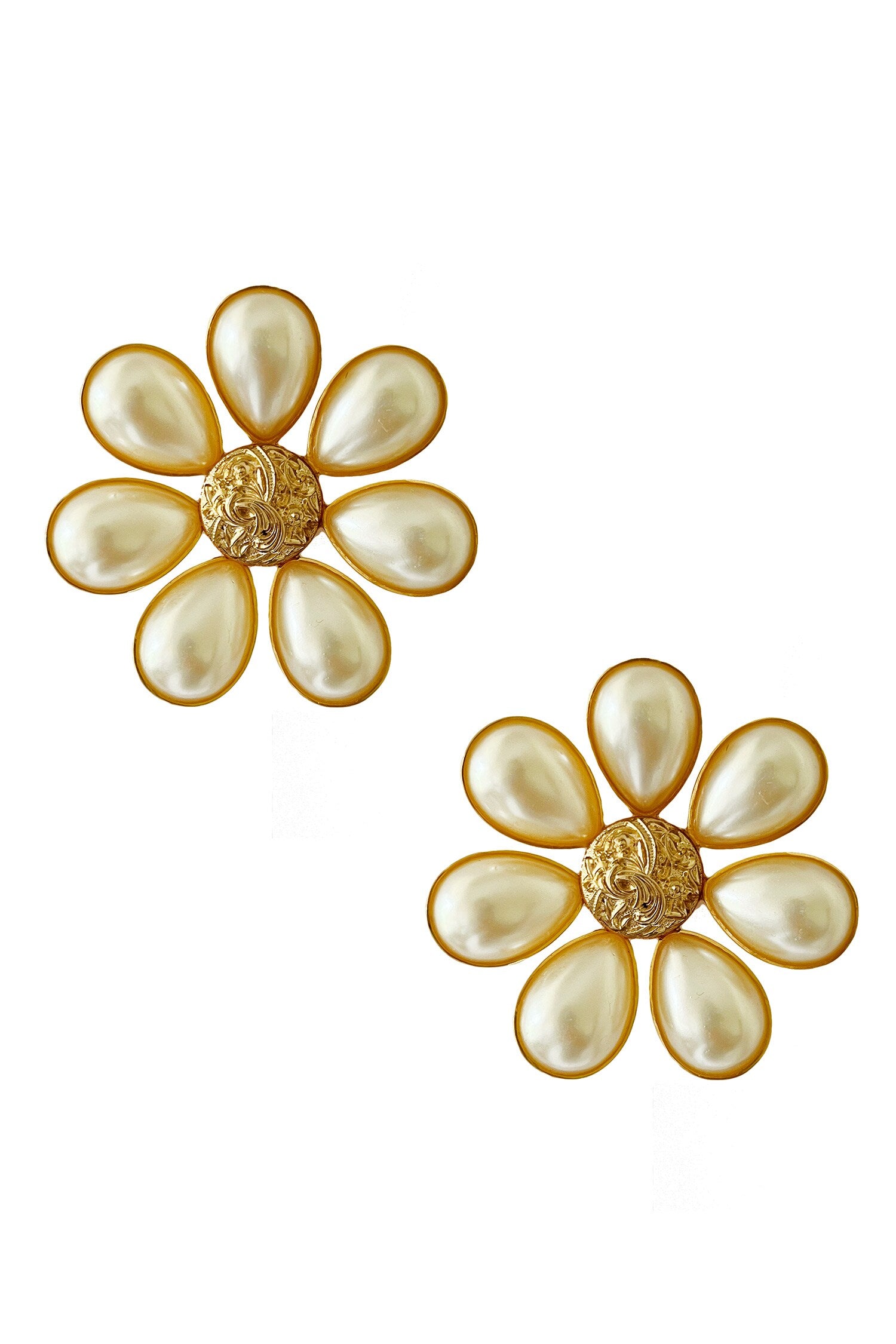 XL Daisy Stud Earrings 