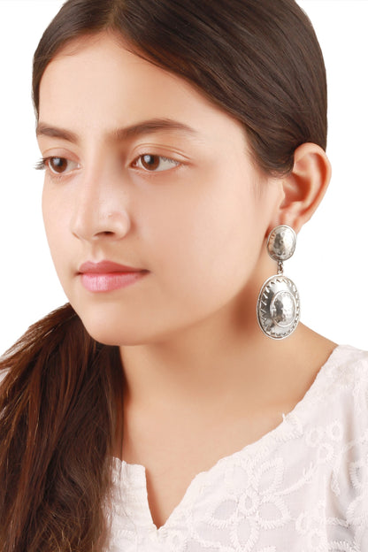 Carved Drop Earrings 