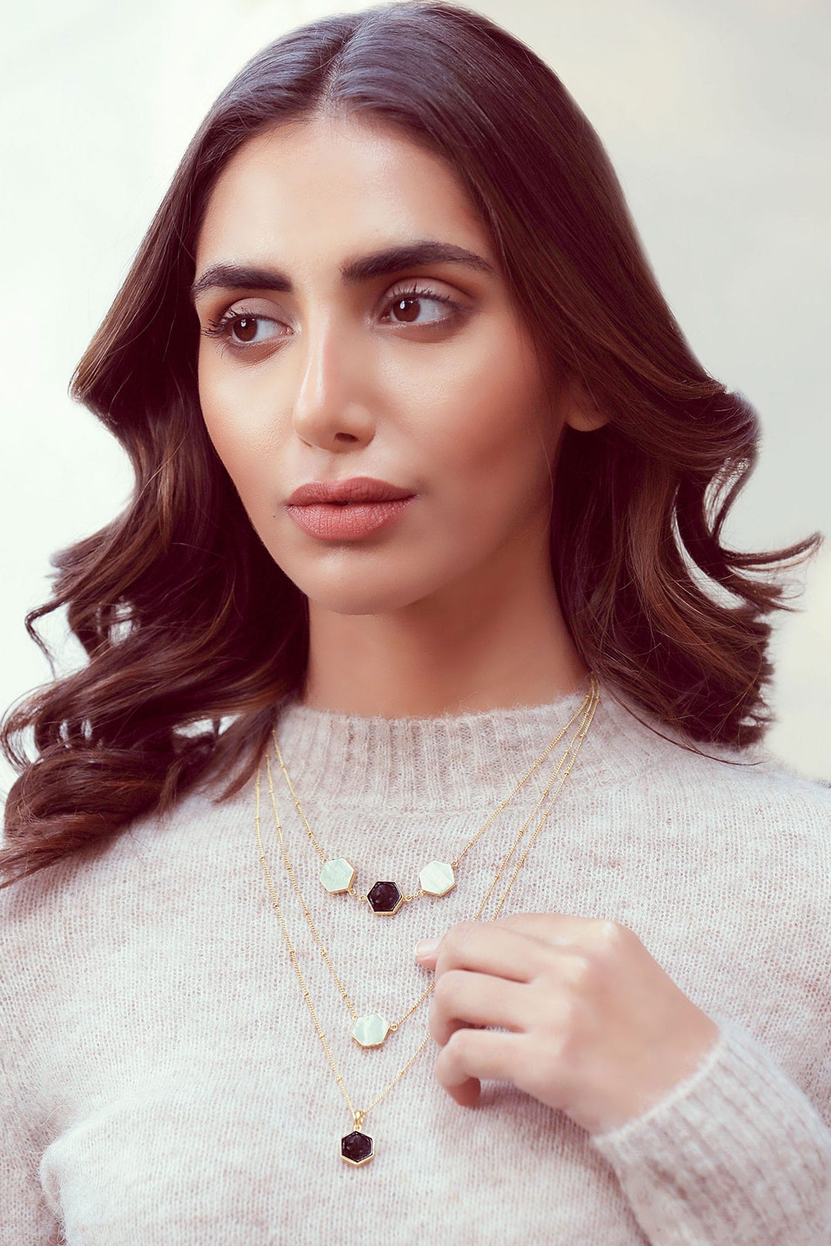 Amyra Layered Pendant Necklace 