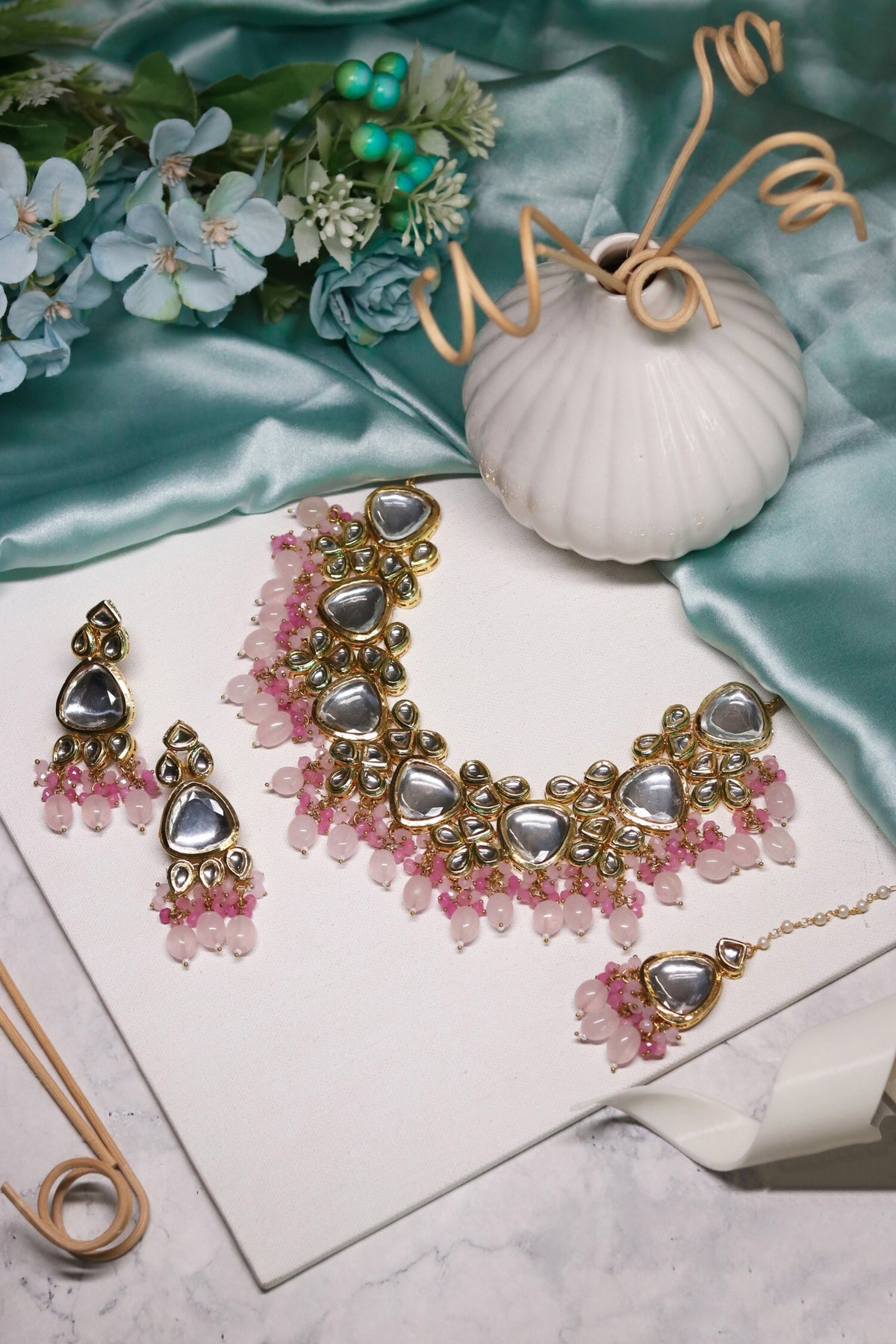Geometric Pattern Embellished Choker Set 
