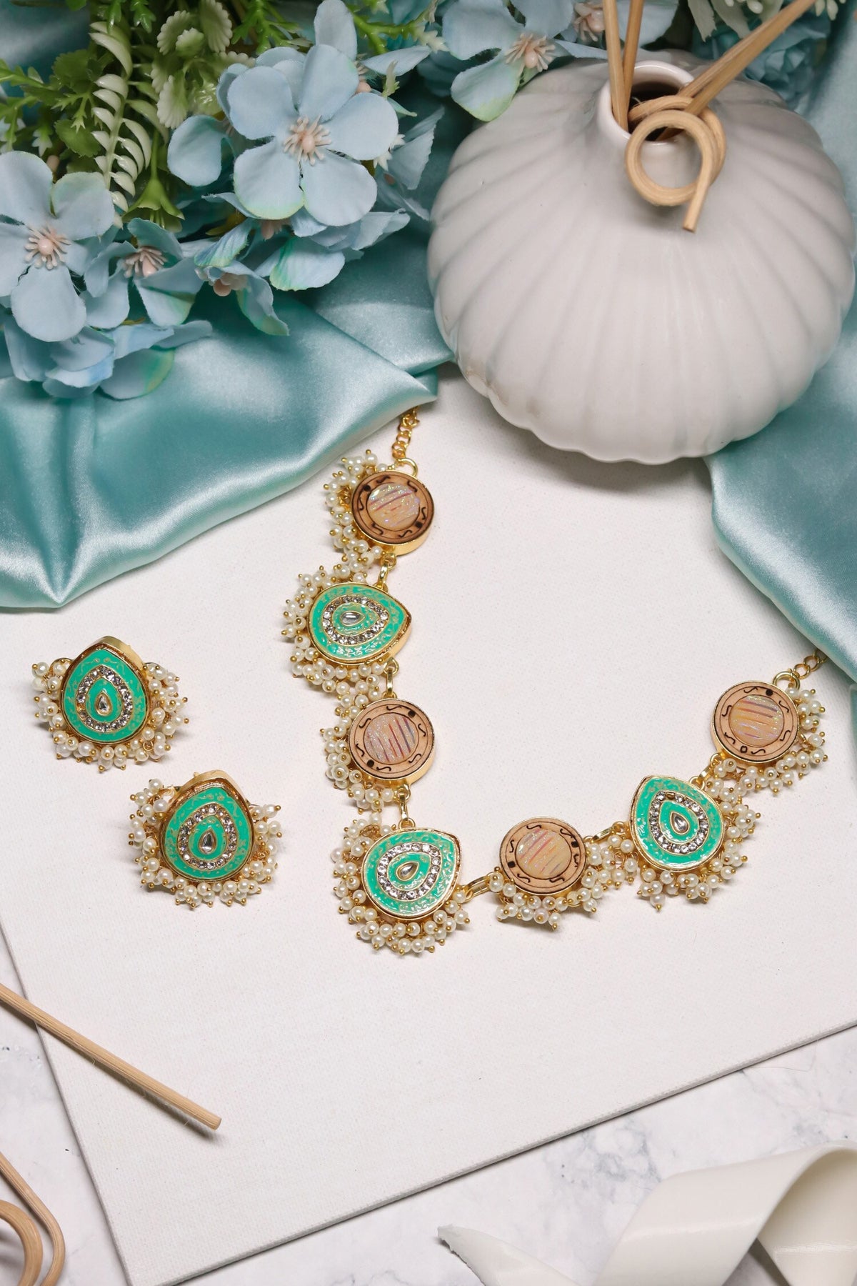 Geometric Pattern Necklace Set 