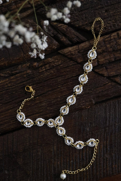 Pearl Shaped Hathphool 