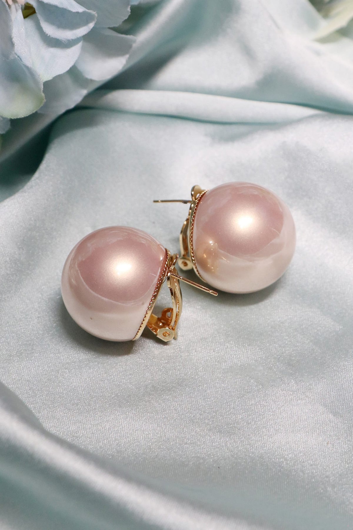 Pearl Stud Earrings 