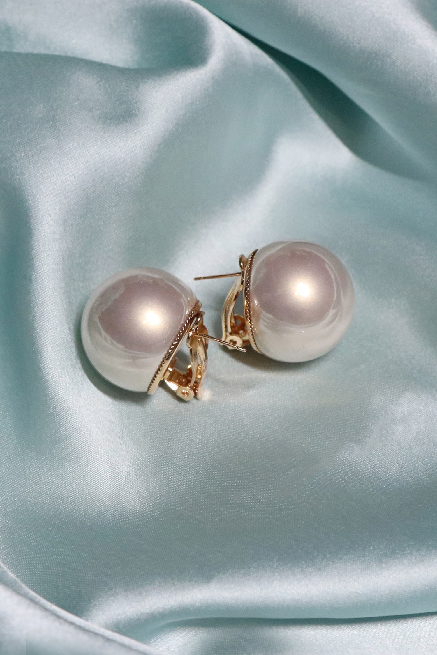Pearl Stud Earrings 