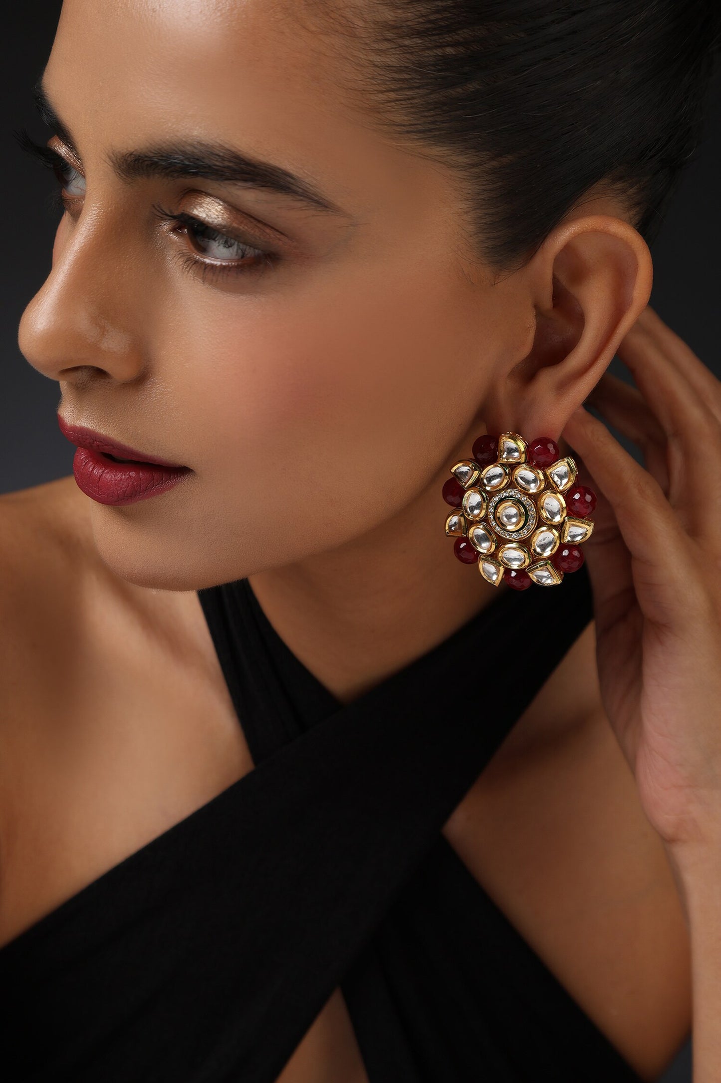 Kundan Embellished Round Stud Earrings 