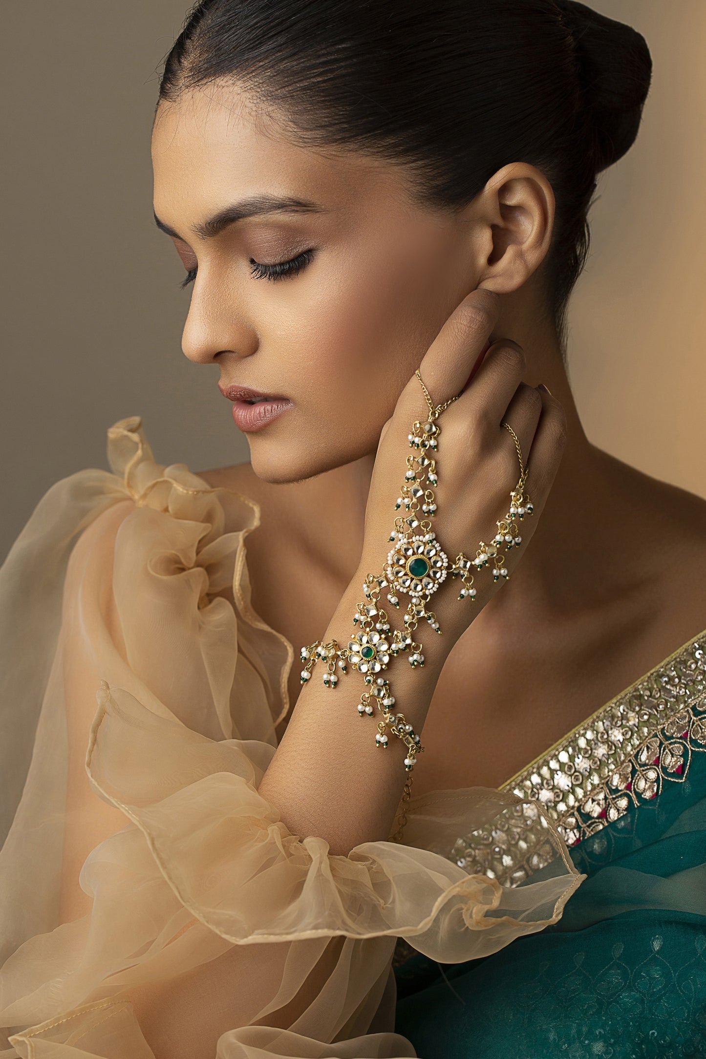 Kundan Embellished Green Hathphool 