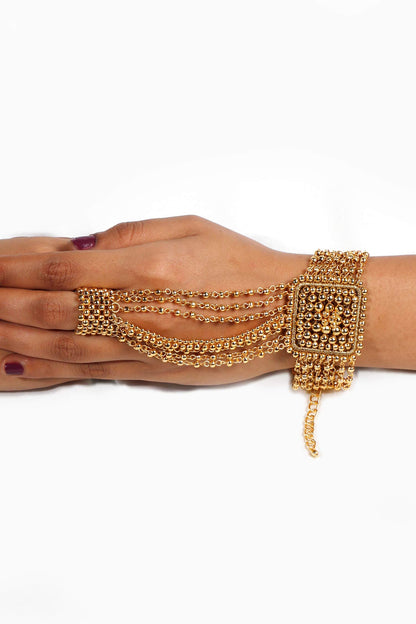 Alani Pearl Embellished Hathphool 