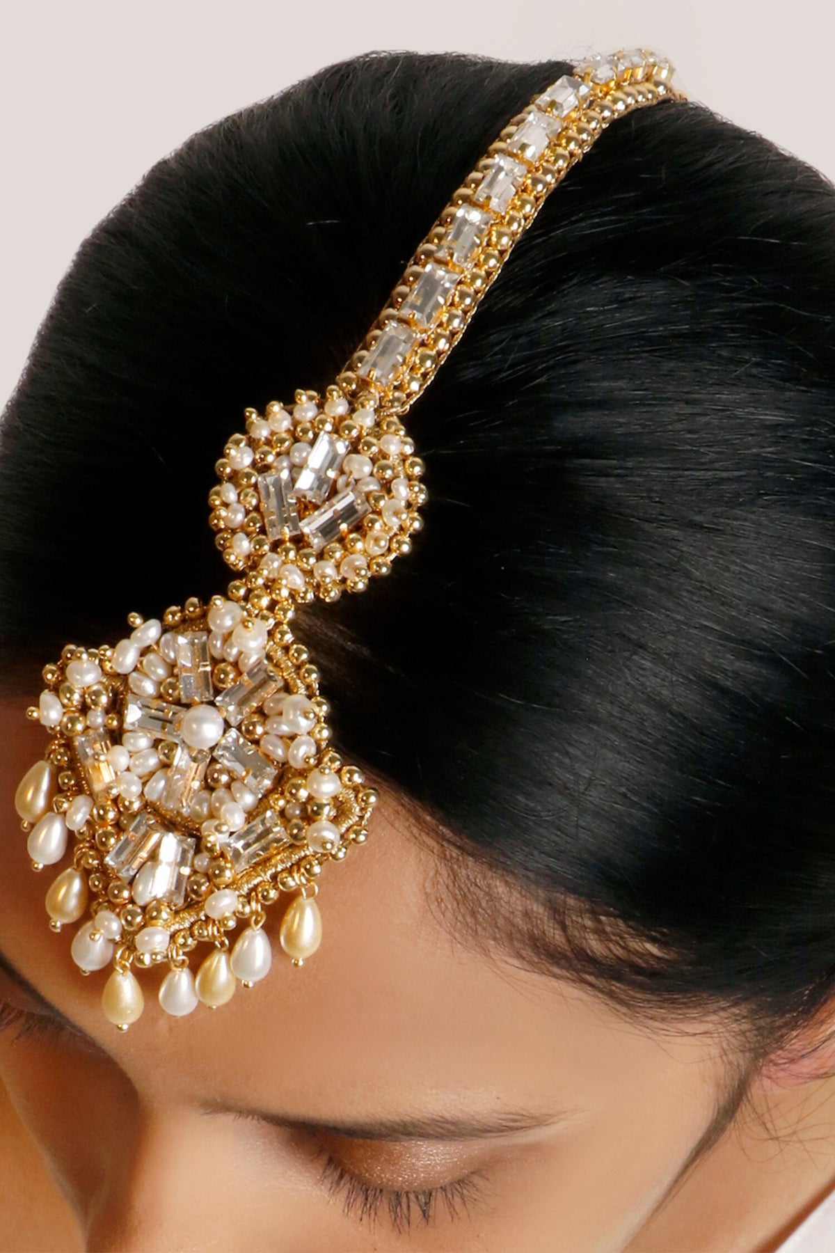 Shia Stone Embroidered Maangtikka 