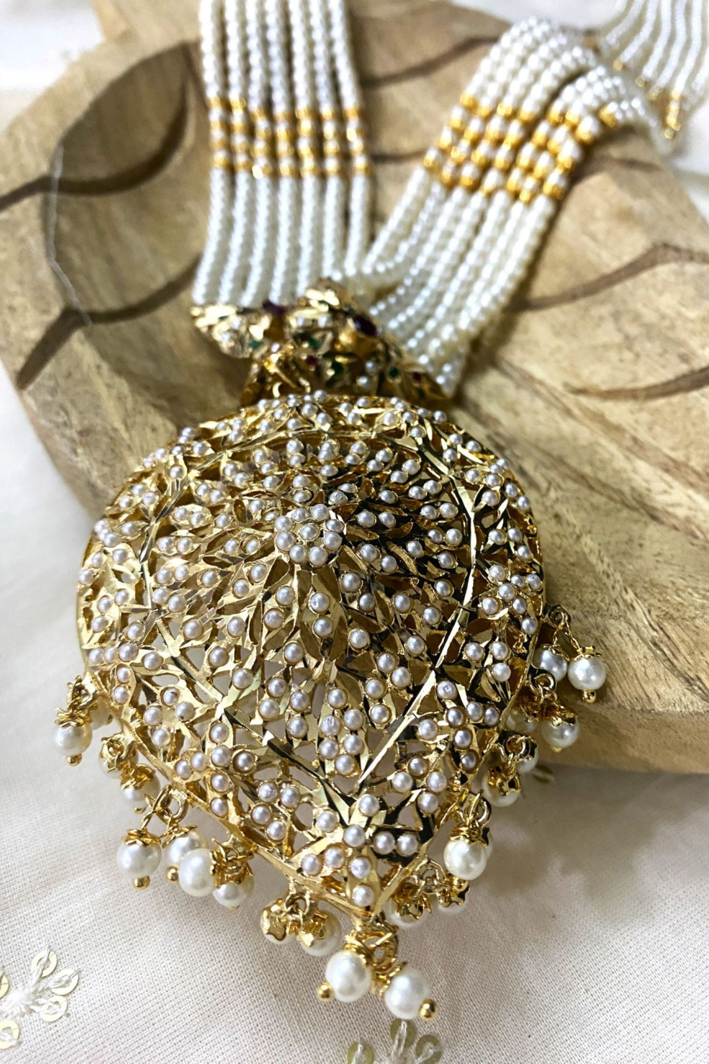 Petal Shaped Rani Haar Pendant Necklace Set 