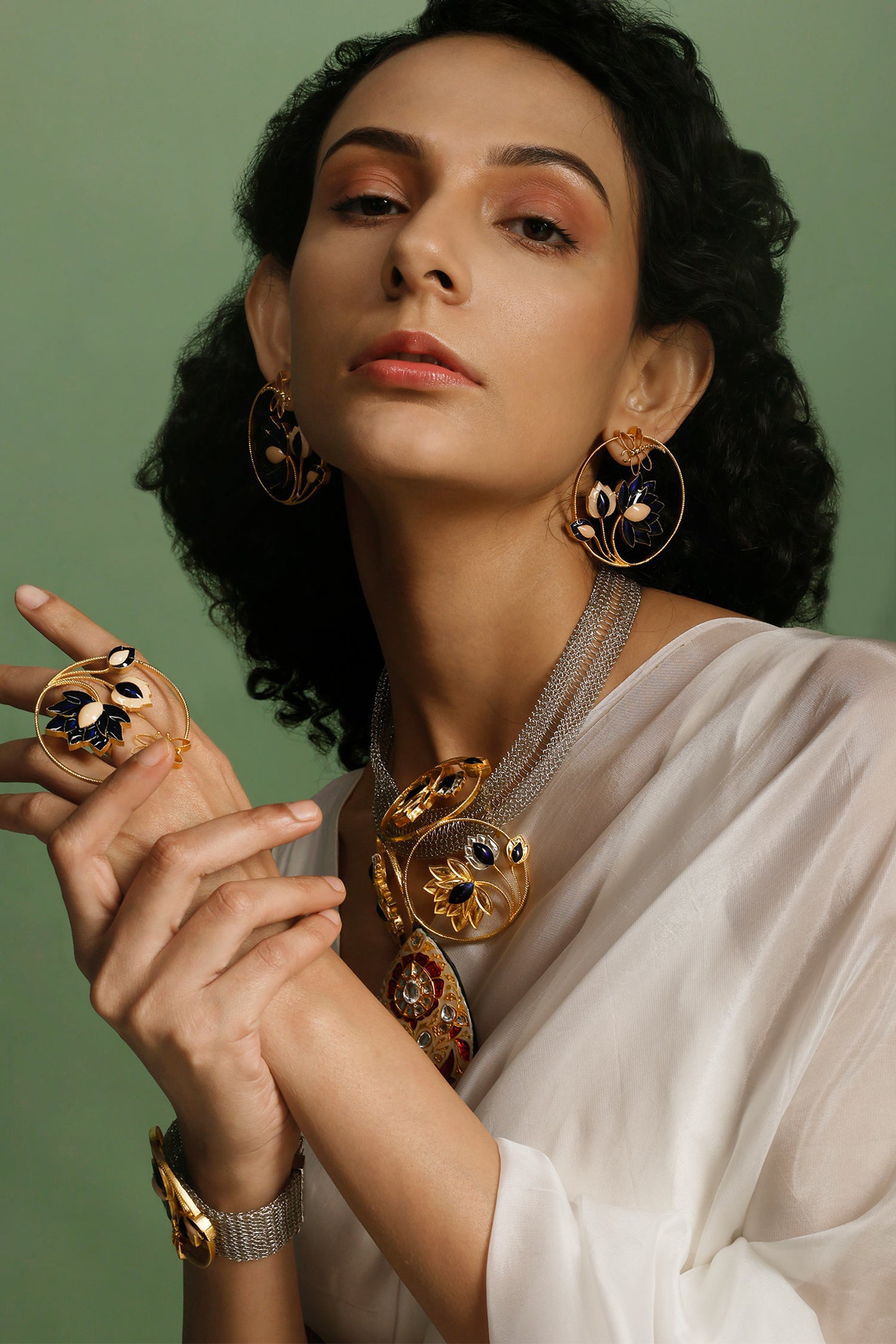 Stone Embellished Pendant Necklace 