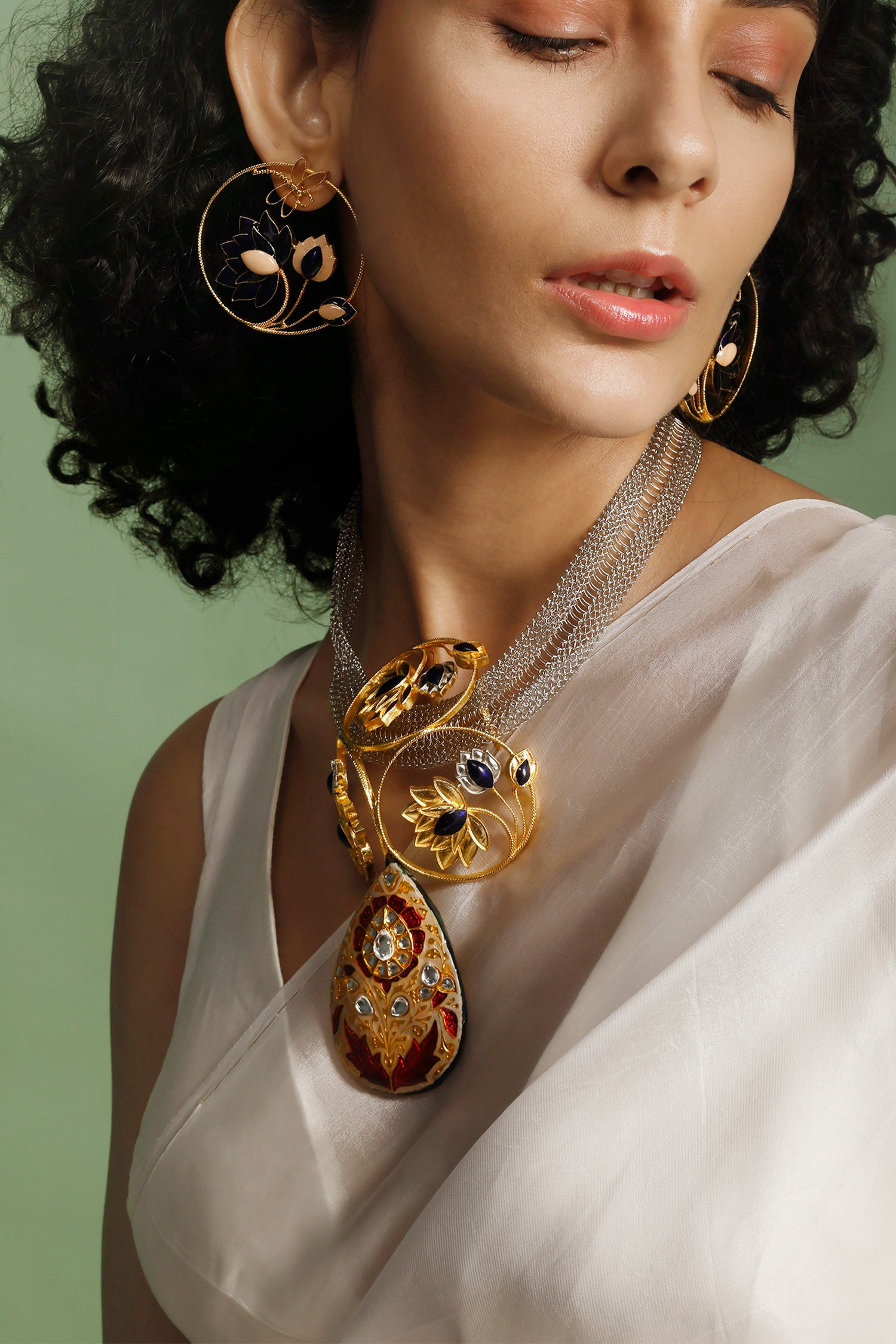 Stone Embellished Pendant Necklace 