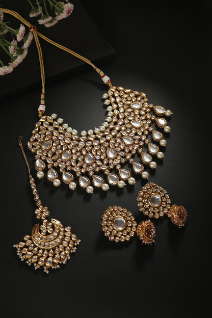 Kundan Pearl Embellished Jewellery Set 